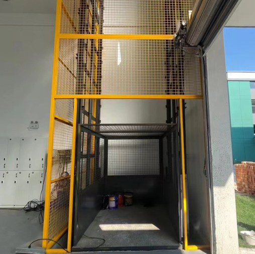 安徽导轨式升降机助力物流园破解运输难题